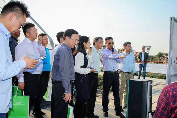 王主任一行關注托普云農智能標準化產品:棚聯網2 王主任一行關注托普云農智能標準化產品:棚聯網2