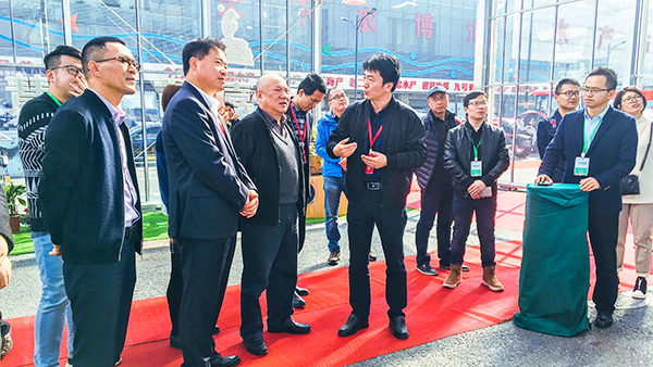 原浙江人大常委會副主任、黨組副書記程渭山極其關注浙江省畜牧云平臺數據動態(tài)