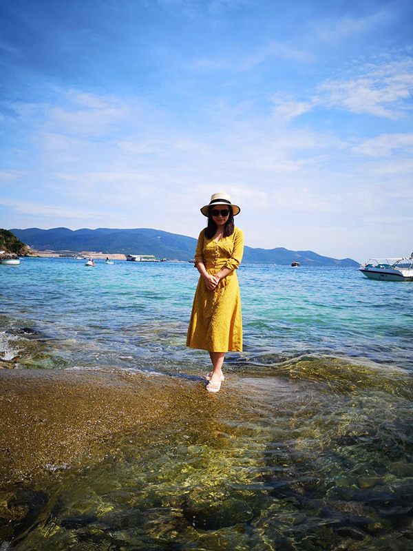 李副官，三分鐘之內(nèi)我要這小姐姐的所有信息